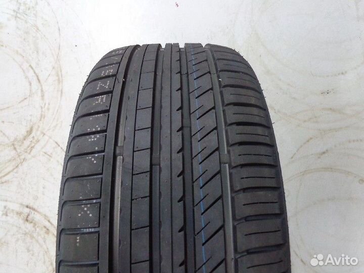 Kinforest KF550-UHP 235/50 R18