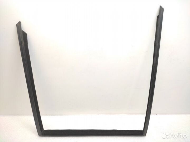 Уплотнитель стекла двери задний правый Bmw X5 E70