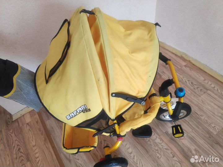 Детский трехколесный велосипед с ручкой