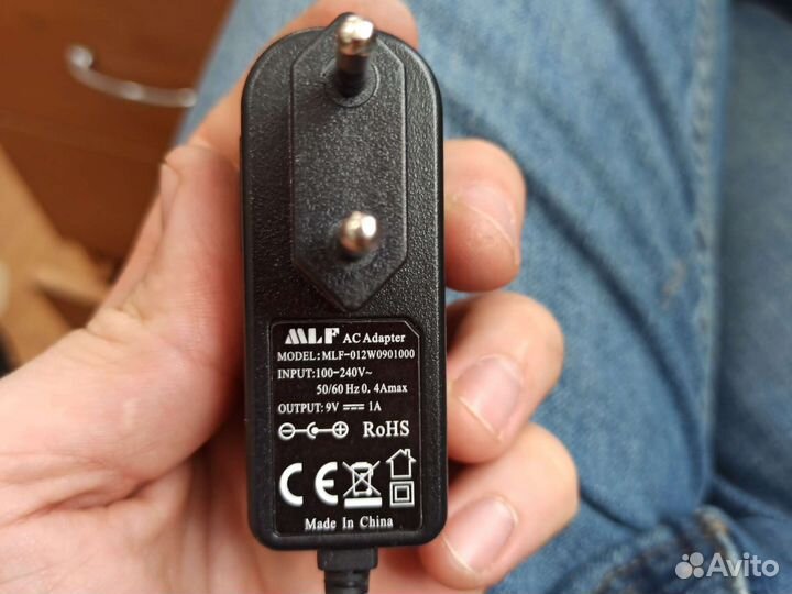 AC adapter, блок питания 9v, 1 ампер