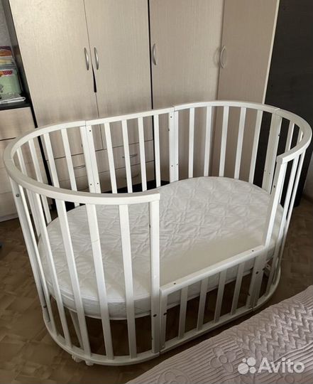 Овальная кроватка 7 в 1 с матрасами
