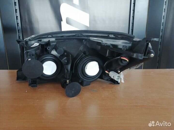 Фара правая Toyota RAV4 2006-2008 Новая TY888A001R