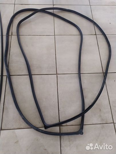 Уплотнитель Nissan Almera G15