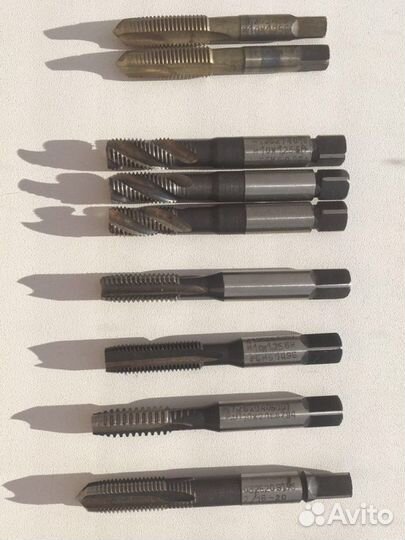 Метчики, метчикодержатель, плашки, плашкодержатель