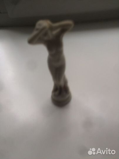 Статуэтка фарфор