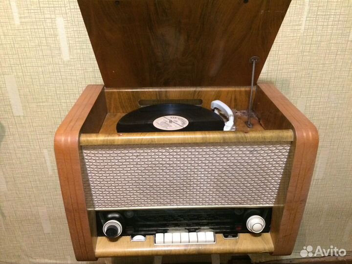 Радиола Волга