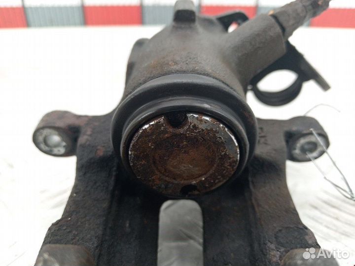 Суппорт задний левый для Audi A4 B5 8E0615423