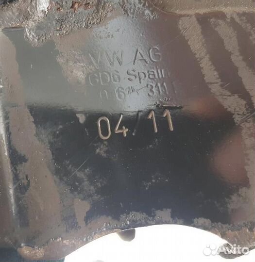 Кулак поворотный левый Volkswagen Passat B7 1K061