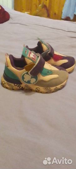 Кроссовки детские