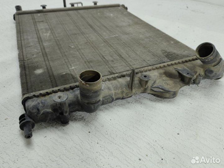 Радиатор охлаждения двигателя Renault Symbol 2008