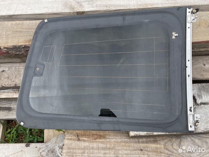Форточка задняя левая mitsubishi pajero 4