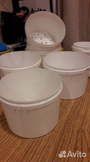 Емкости (горшки) для цветов