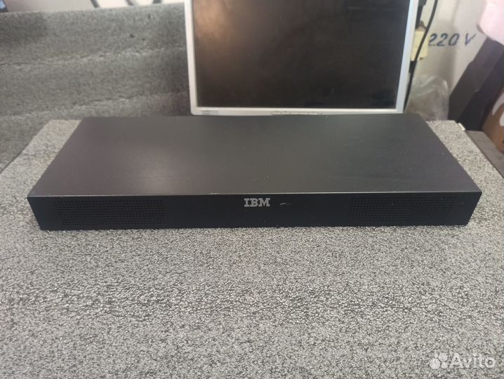 IBM 16-Port KVM Console Manager Switch
