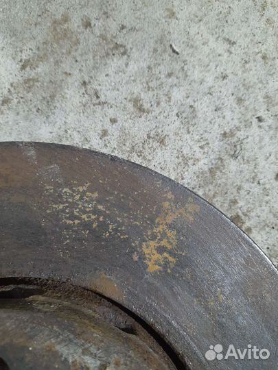 Передний тормозной диск Kia Carens