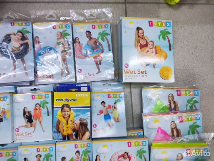 Надувной круг для плавания