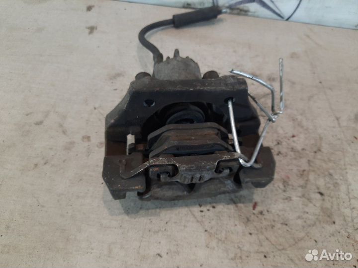 Суппорт тормозной задний левый Bmw 520 E60 M54B22