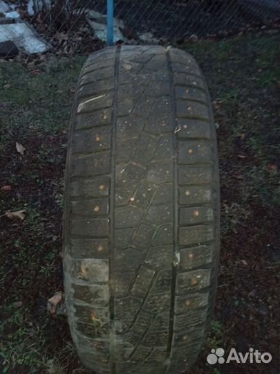 Kumho I'Zen Stud Snow KW11 R15 94Q