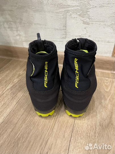 Лыжные ботинки