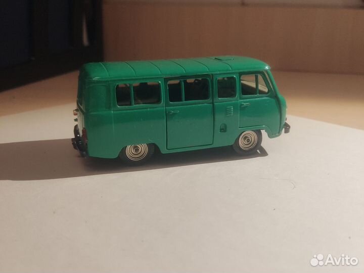 Модель УАЗ -452