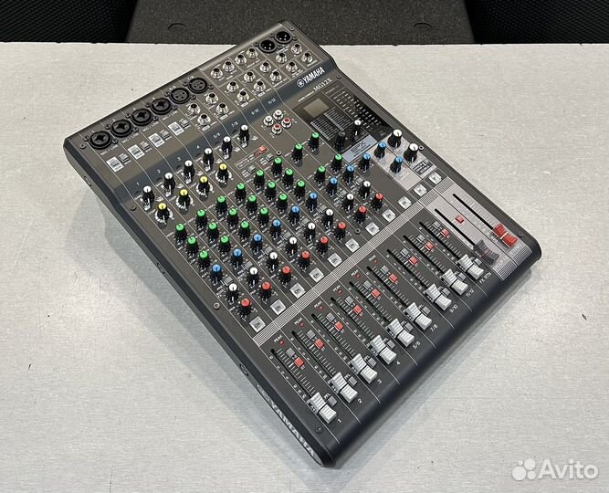 Микшерный пульт