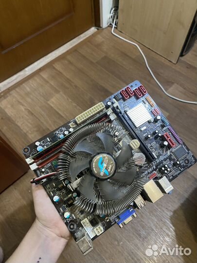 Материнская плата с процессором