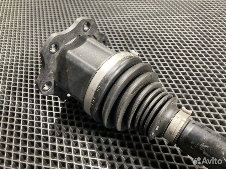 Полуось передняя правая (приводной вал, Audi A5 F5 2018