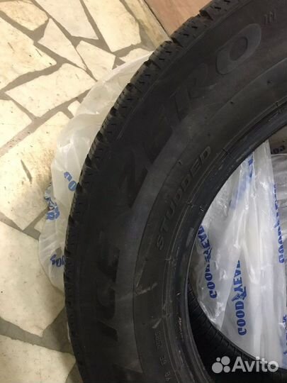 Pirelli Ice Zero 2.25/65 R17