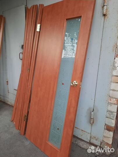 Двери межкомнатные деревянные с красивым стеклом