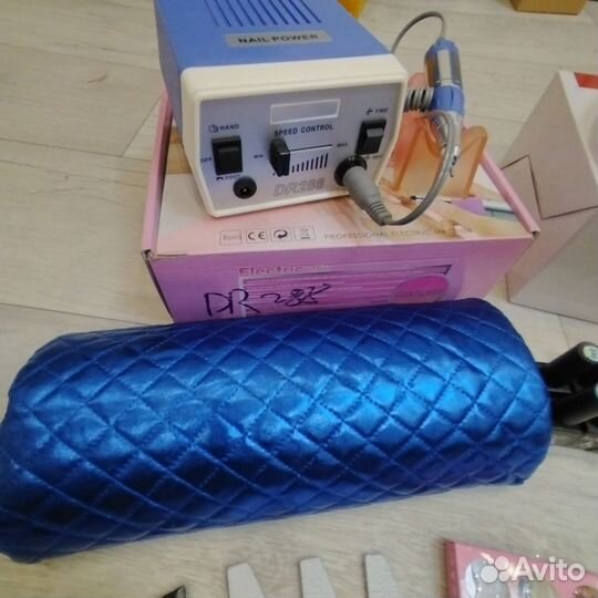 Маникюрный набор с аппаратом и лампой