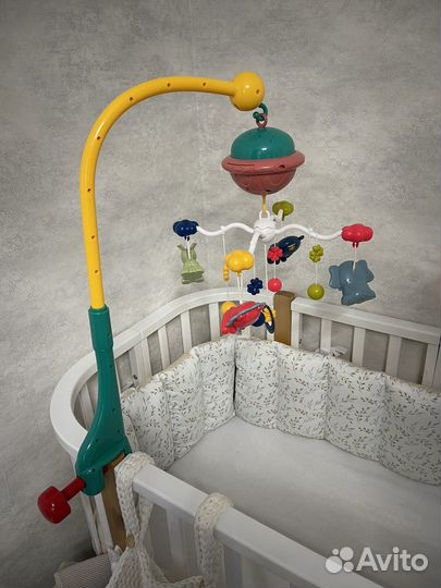 Музыкальный мобиль на кроватку