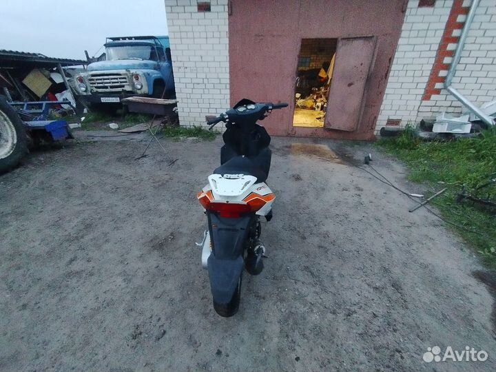 Продаю скутер stels vortex 50