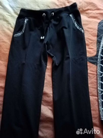 Спортивные костюмы, 2 пары