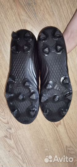 Футбольные бутсы adidas