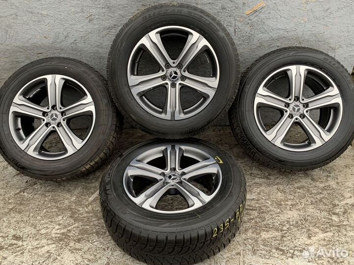 R18 Bridgestone Blizzak LM-80 Evo 235/60, PCD 5x112 DIA 66.6