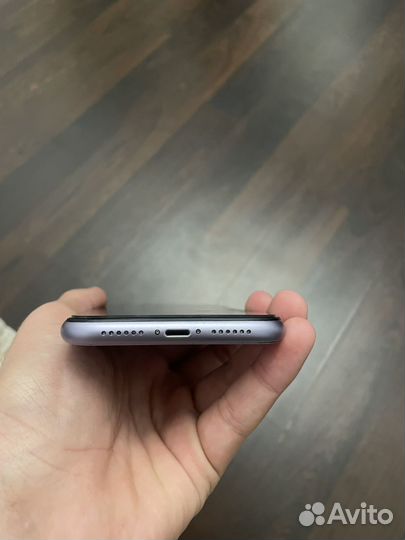 iPhone 11, 64 ГБ