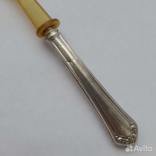 Антикварная вилка в серебре китовый ус
