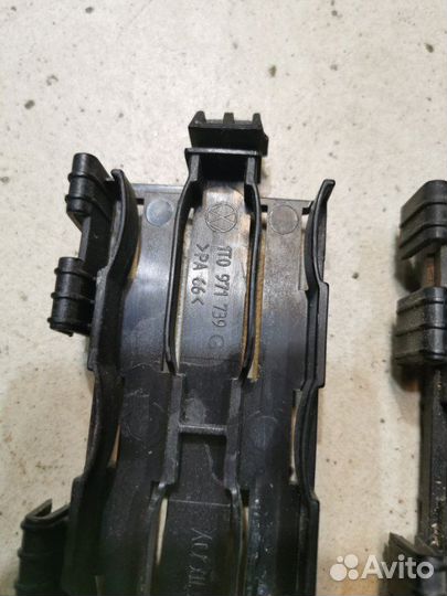 Кронштейн Volkswagen Passat B6 2006