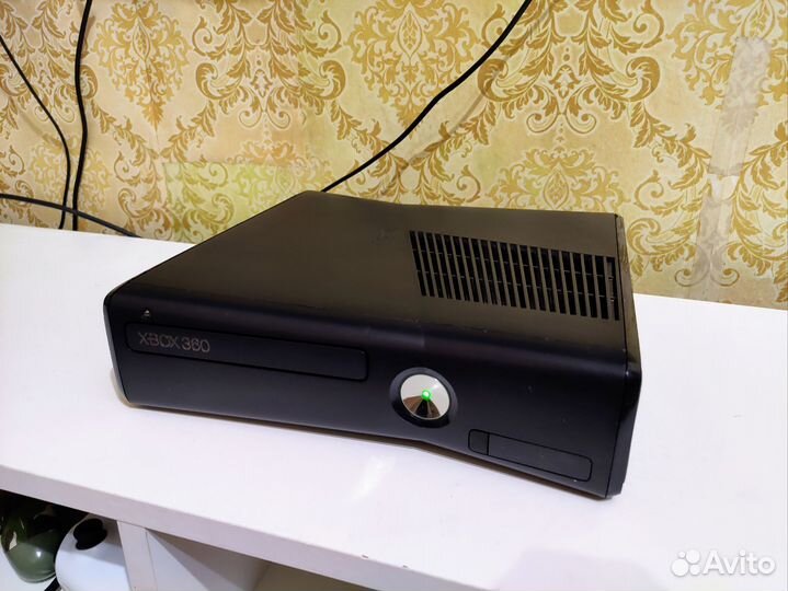 Microsoft Xbox 360 Slim 320Gb 50 игр