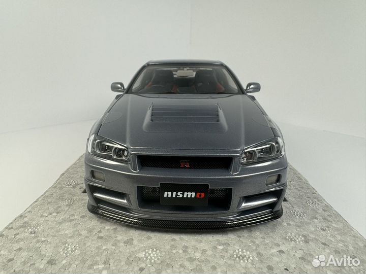 Nissan skyline GT-R (nismo) R34 motorhelix 1:18