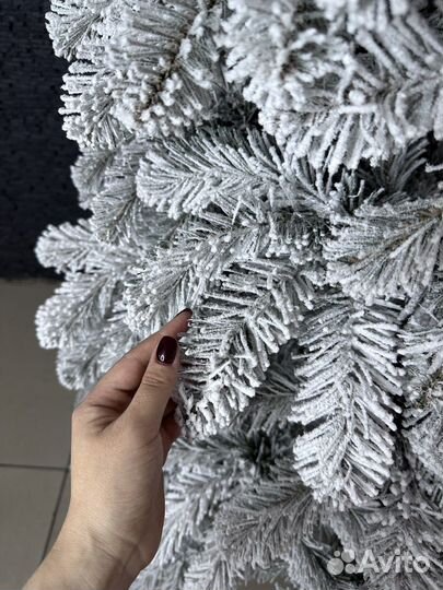 Елка искусственная заснеженная