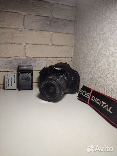 Canon eos 600d с объективом 18-55mm Kit