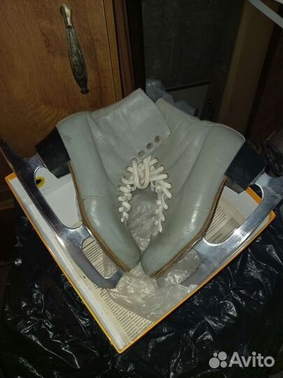 Коньки женские б.у