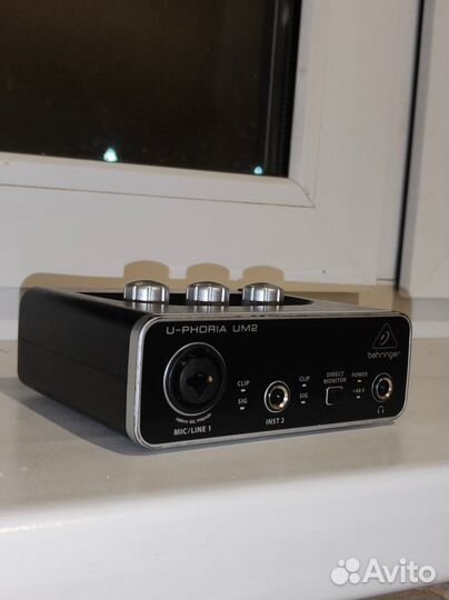 Внешняя звуковая карта behringer u-phoria UM-2