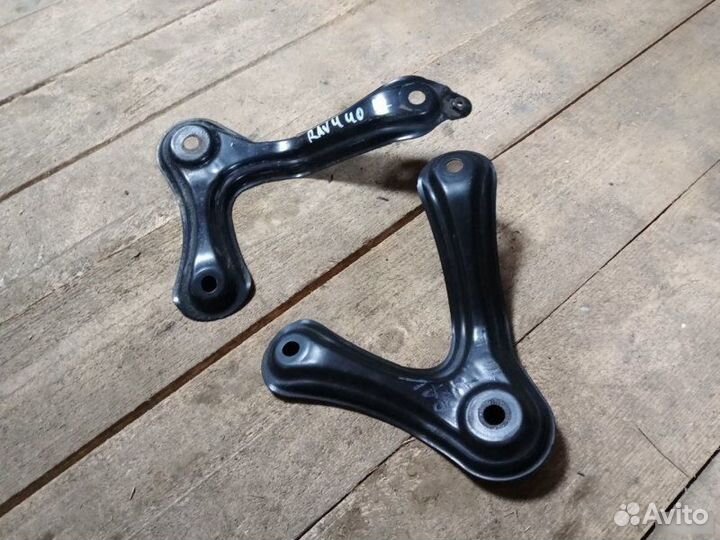 Кронштейн балки передний Toyota Rav4 40 2013-2018