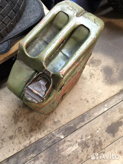 Канистры металлические 20 литров