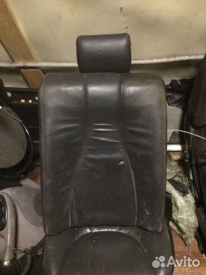 Toyota avensis 1999г 1.6 МКПП седан по кускам