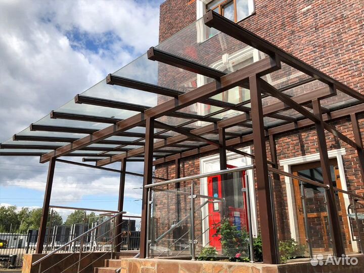 Дверь алюминиевая