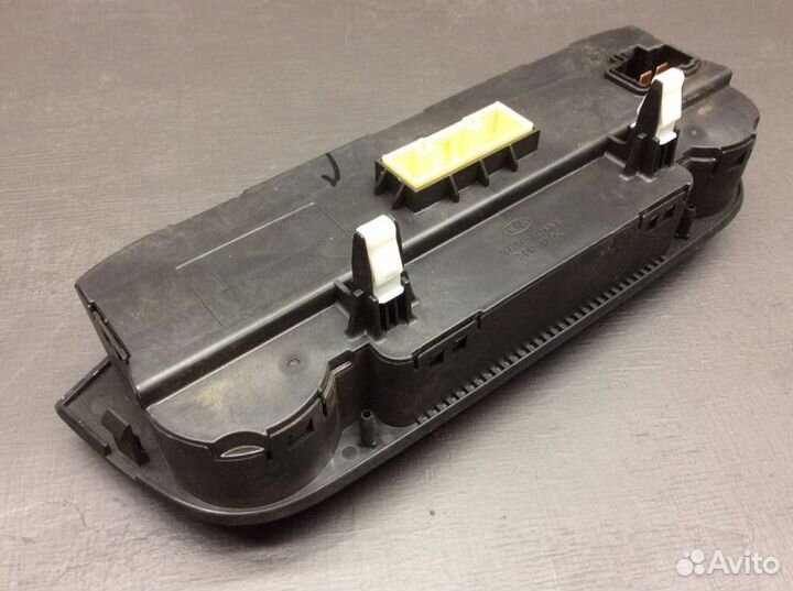 Блок управления климатической установкой Kia