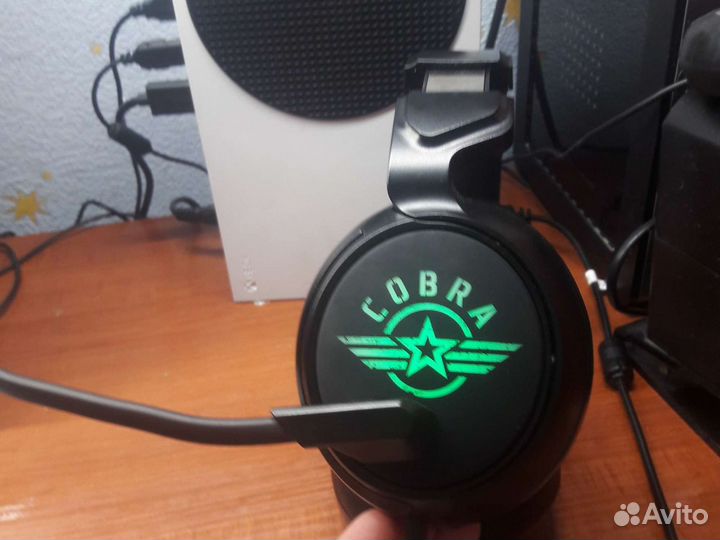 Наушники с микрофоном