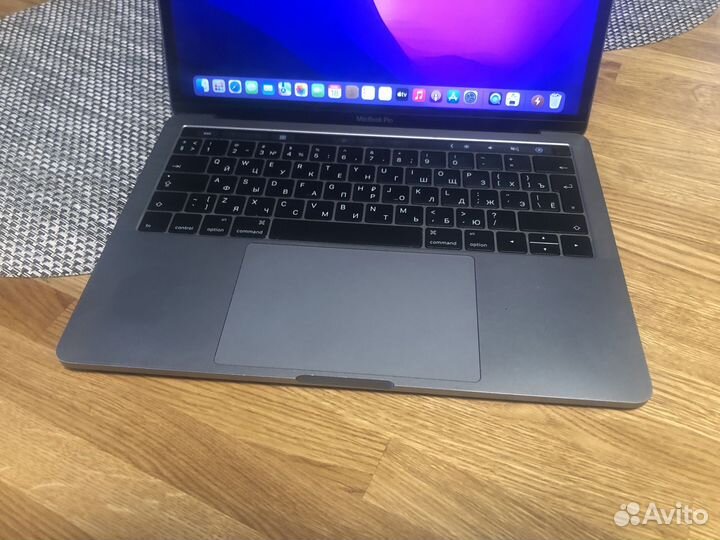 Macbook pro 13 2017 touch bar